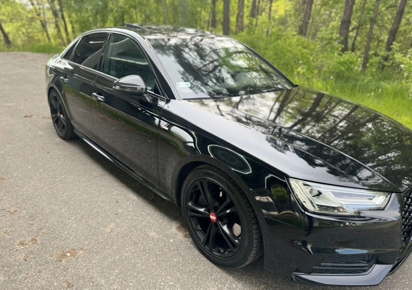 Audi A4 cena 89700 przebieg: 121000, rok produkcji 2017 z Płock małe 79